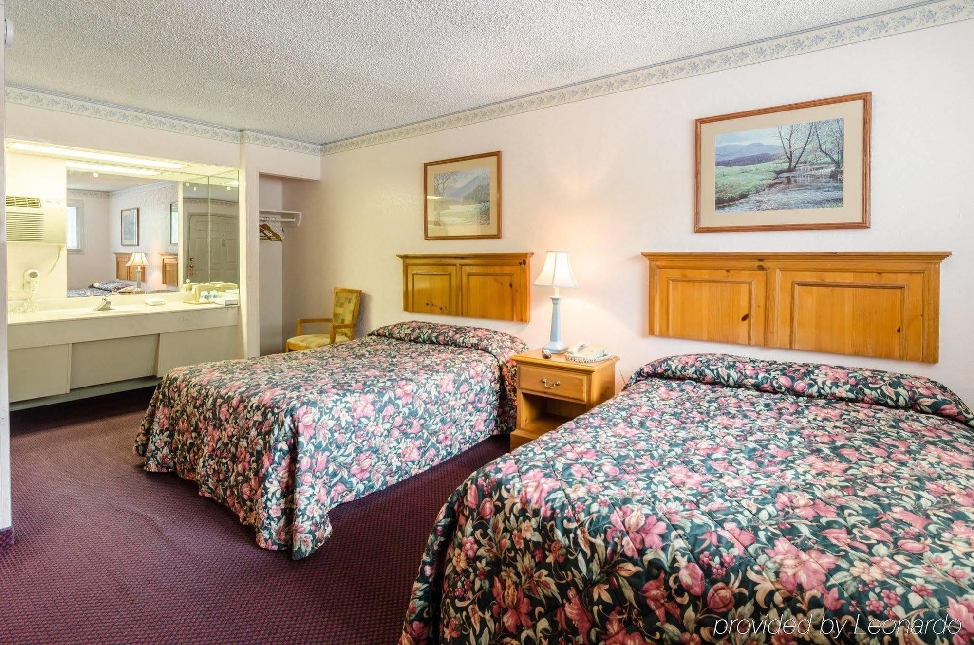 Highland Hills Motel & Cabins Boone Esterno foto