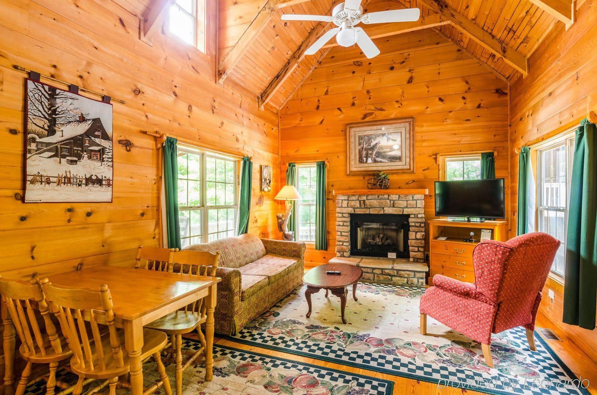 Highland Hills Motel & Cabins Boone Esterno foto