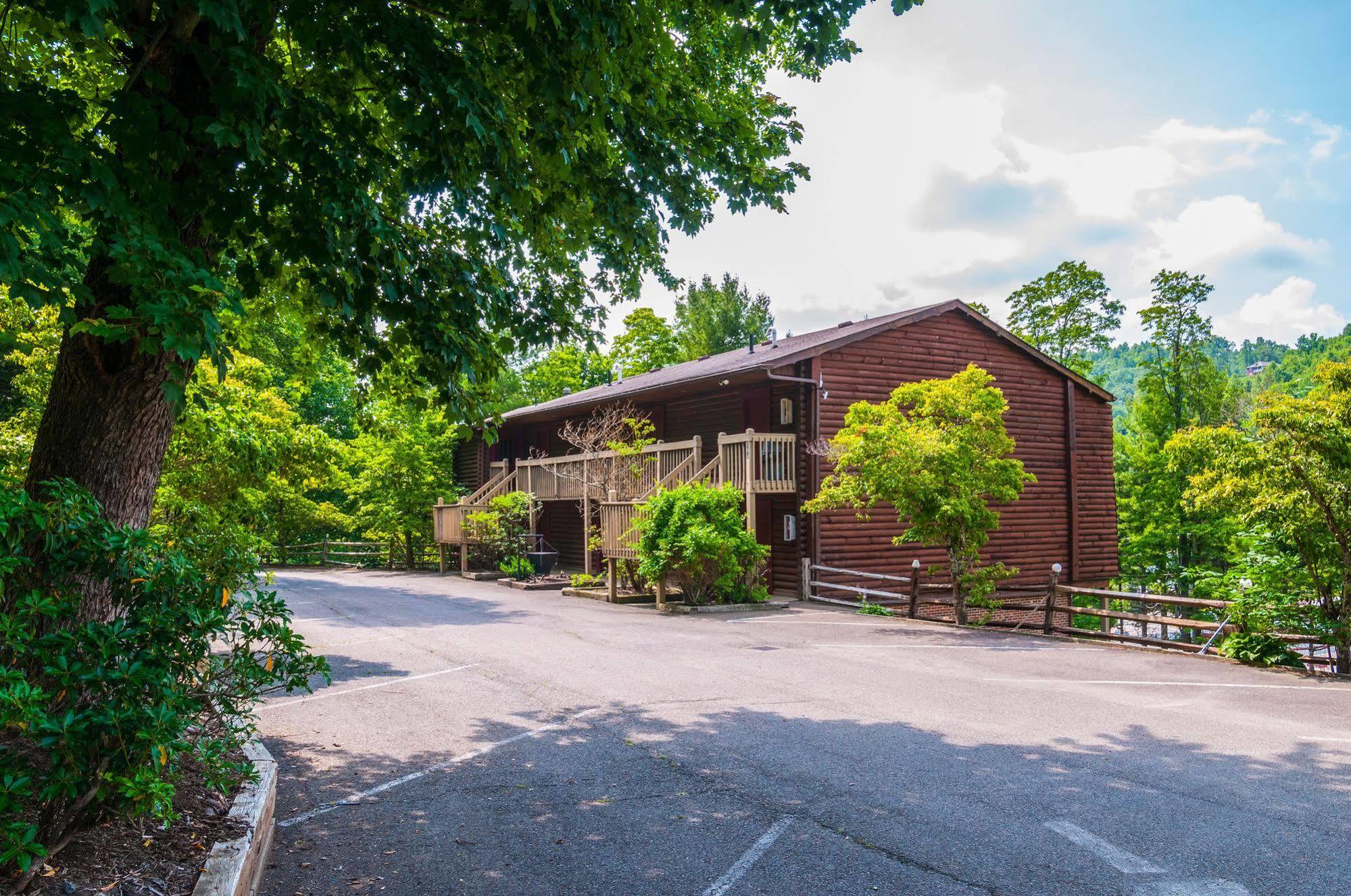Highland Hills Motel & Cabins Boone Esterno foto